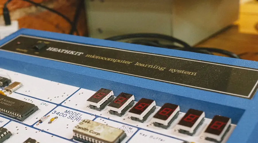 A HeathKit microcomputer learning system