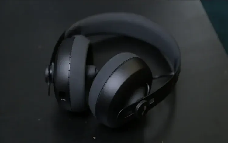 Nuraphone Headphones